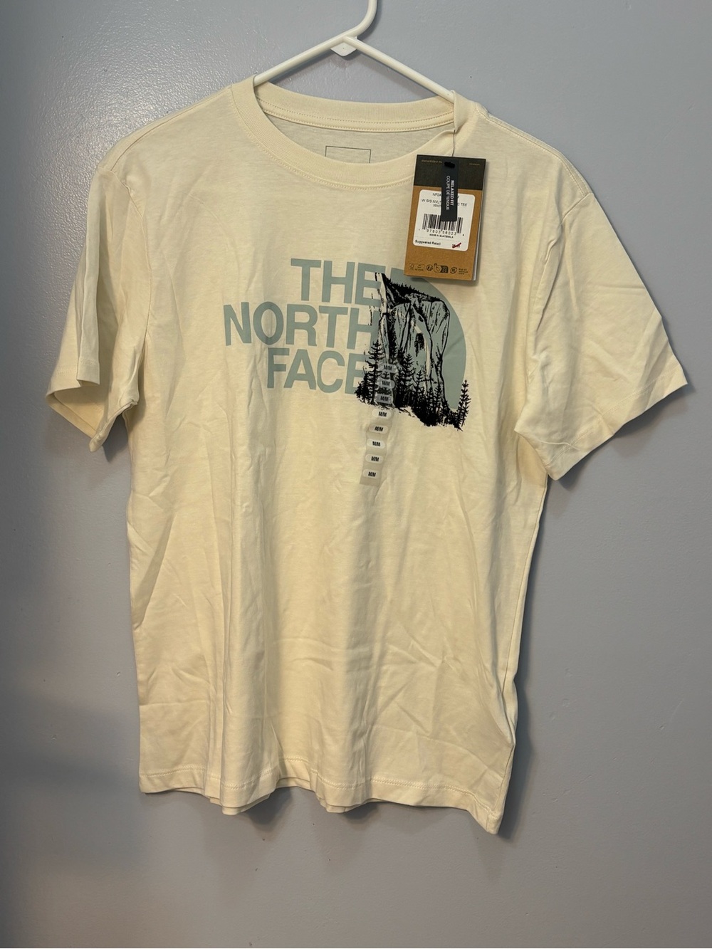 The North Face Women’s Graphic Tee Cream Yosemite Half Dome Logo T-Shirt Sz M